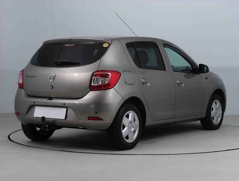 Dacia Sandero (2014) 1.2 16V, LPG, Park. senzory - fotka 5 z 16
