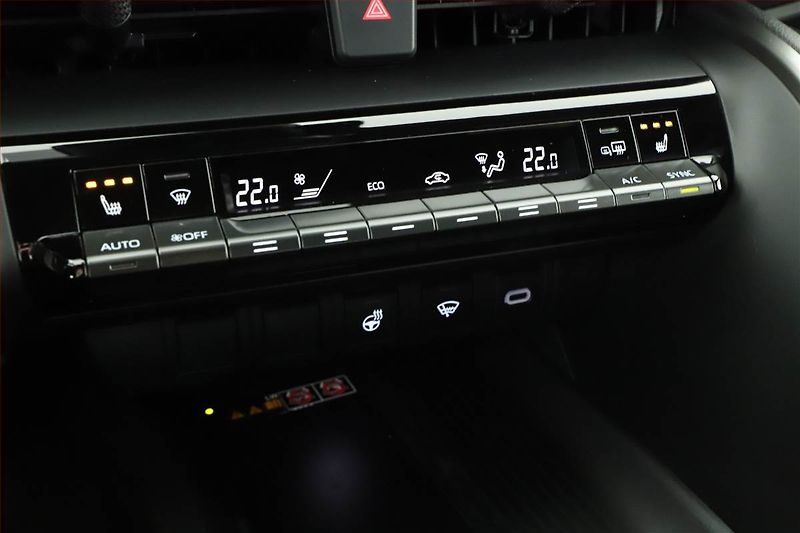 Toyota C-HR (2025) 2.0 Plug-in - fotka 14 z 20