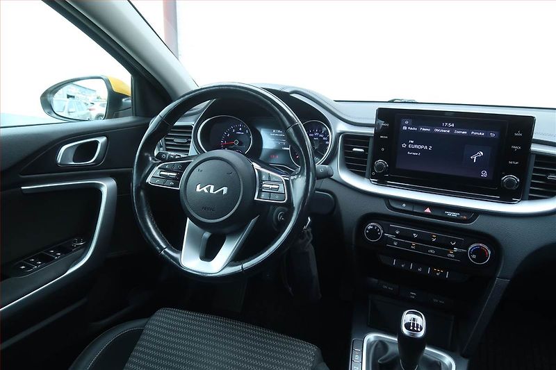Kia XCeed (2022) 1.5 T-GDI, Serv.kniha - fotka 7 z 20