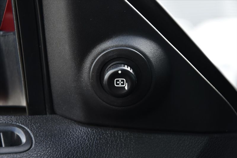 Ford Mustang GT 3.7i 227kW AUTOMAT - fotka 21 z 22