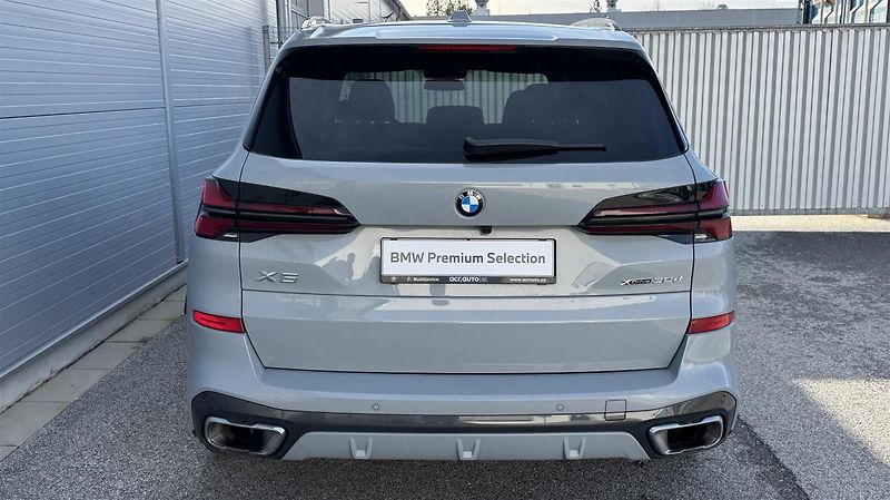 BMW X5 xDrive30d - fotka 7 z 15