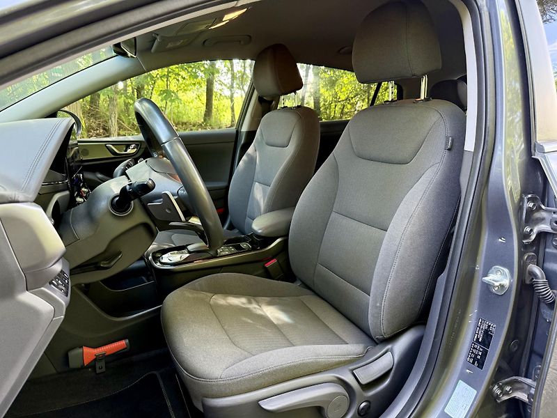 Hyundai Ioniq (2020) 38,3 kWh,SoH 100%,TČ ,BlueLink - fotka 9 z 17