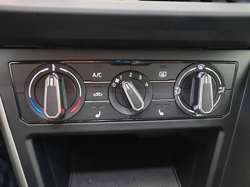 Volkswagen Taigo (2022) 1.0 TSI (70kW95k) Life - fotka 18 z 21