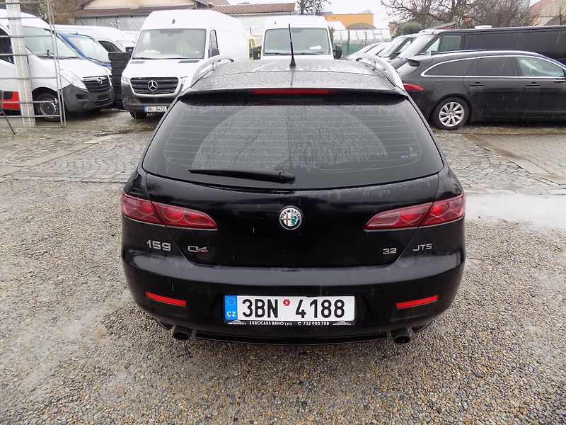 Alfa Romeo 159 3,2 JTS 191 KW  Q4 SPORTWAGON - fotka 12 z 40