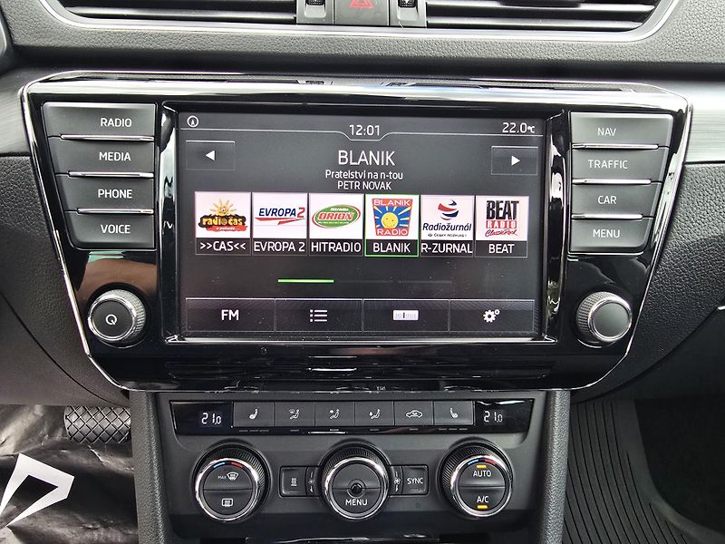 Škoda Superb 140KW DSG WEBASTO PANORAMA  - fotka 27 z 35