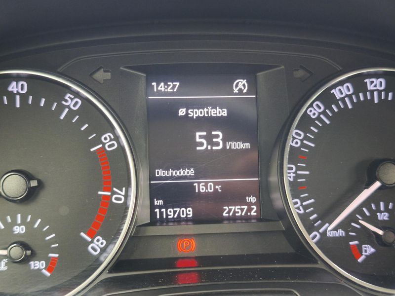 Škoda Fabia 2018 ČR 1.0 TSI 70kW REZERVACE - fotka 9 z 34
