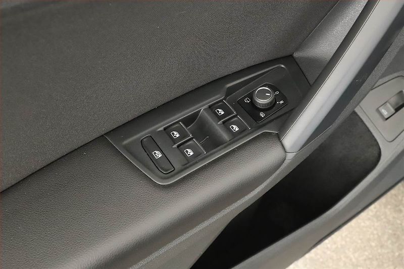 Volkswagen Tiguan (2021) Elegance 2.0 TSI - fotka 19 z 21