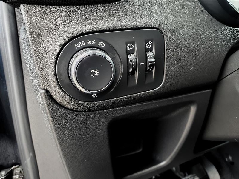 Opel Crossland X 1,5 cdti,Innovation,navi,kůže - fotka 33 z 50