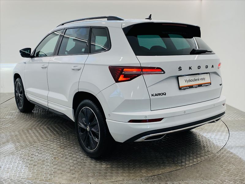 Škoda Karoq 2,0 TDI 110kW DSG 4x4 Sportlin - fotka 24 z 27