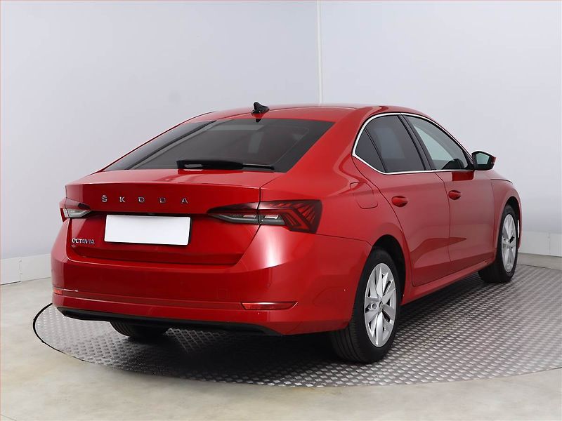 Škoda Octavia (2021) 2.0 TDI, Tempomat - fotka 5 z 19