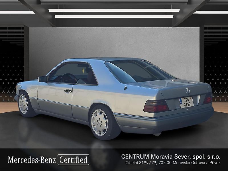Mercedes-Benz 124 200CE  COUPÉ - fotka 3 z 21
