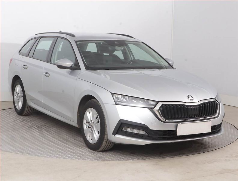 Škoda Octavia (2022) Ambition 2.0 TDI, ČR,1.maj - fotografie inzerátu