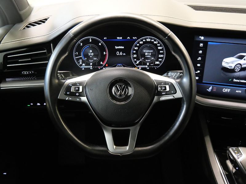 Volkswagen Touareg - fotka 13 z 24