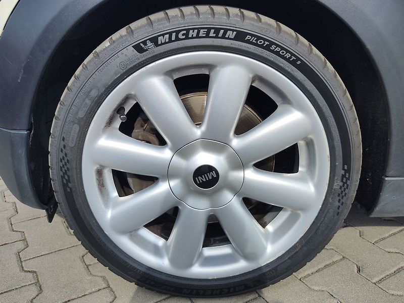 Mini Cooper S 1.6 Turbo/128kW - fotka 32 z 32