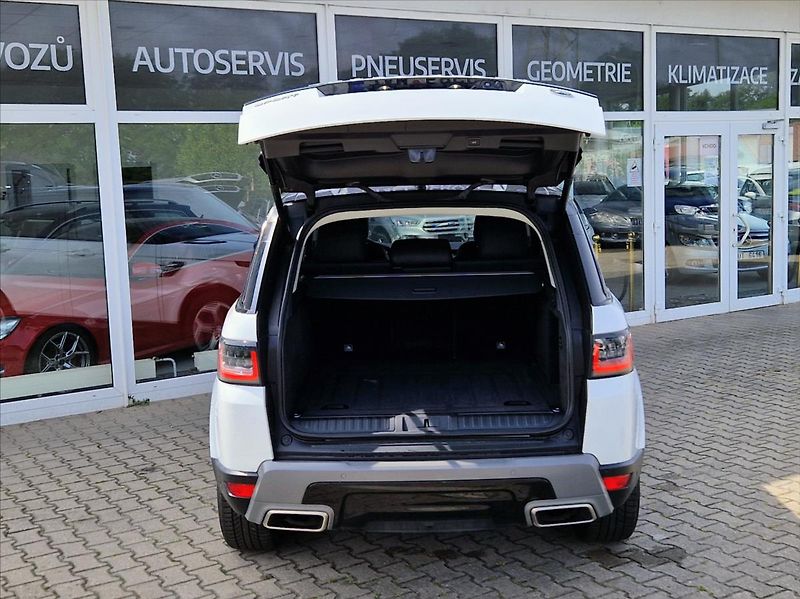 Land Rover Range Rover 3,0 TDV6 HSE PO VELK. SERVISU - fotka 12 z 48