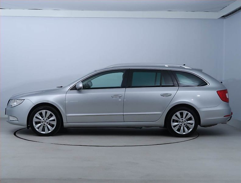Škoda Superb (2011) 2.0 TDI, Serv.kniha - fotka 3 z 21