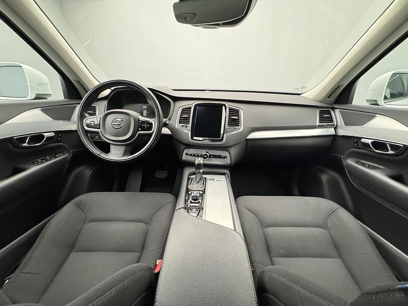 Volvo XC90 D5 AWD MOMENTUM PRO  - fotka 2 z 50
