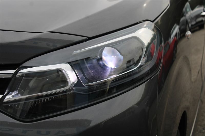 Citroën SpaceTourer 2,0 HDi  1.MAJ,DPH,A/T,8.MÍST - fotka 37 z 38