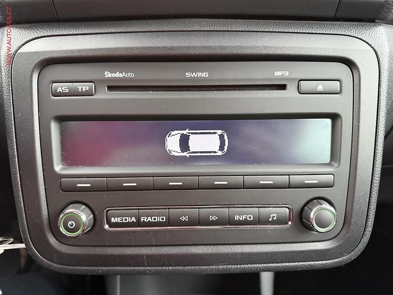Škoda Fabia (2011) 1.2 TSi, Ambiente, +kola - fotka 15 z 18