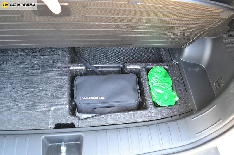 Hyundai Tucson 1,6 T-GDI PHEV 4WD AT 20 YEARS - fotka 30 z 75