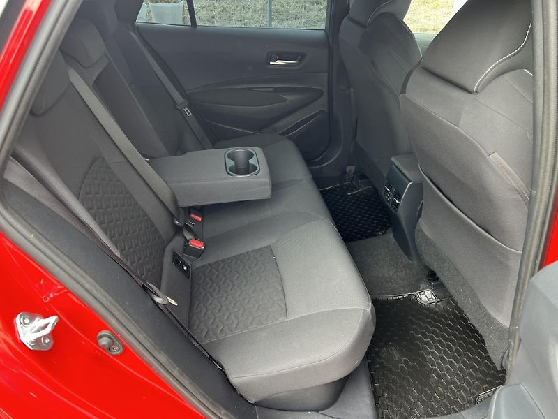 Toyota Corolla (2022) 1.8HYBRID Comfort KAMERA - fotka 10 z 21