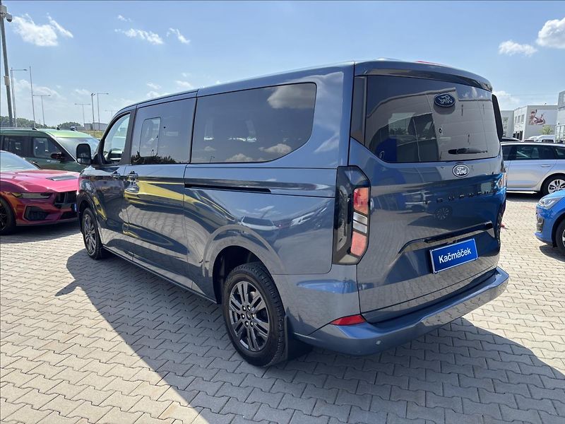 Ford Tourneo Custom 2,0 EcoBlue 125kW Titanium L2 - fotka 3 z 38