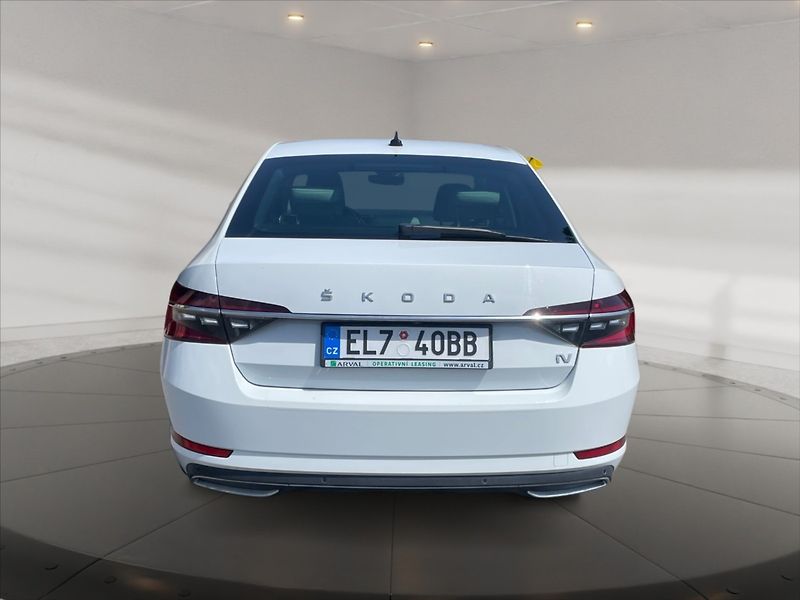 Škoda Superb 1,4 PHEV 160 L&K DSG - fotka 5 z 11