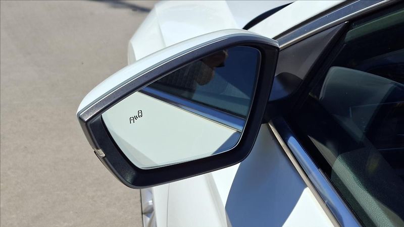 Škoda Superb 1,6 TDi 88 Kw Style DSG DPH - fotka 27 z 32