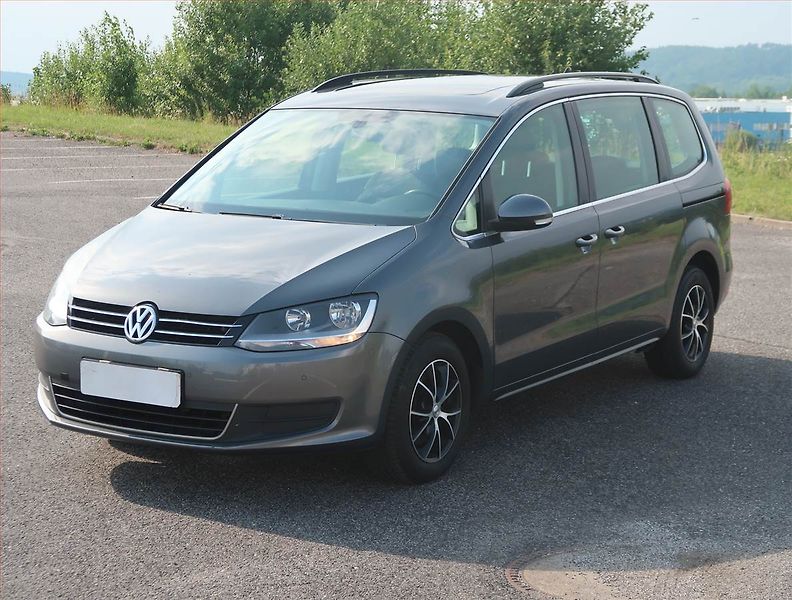Volkswagen Sharan (2011) 2.0 TDI, Navi, Tempomat - fotka 2 z 13