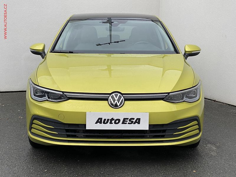 Volkswagen Golf (2020) 2.0 TDi, Life, DSG, šíbr - fotka 2 z 19