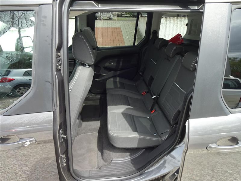 Ford Tourneo Connect 1.0 ECOBOOST TITANIUM - fotka 21 z 49