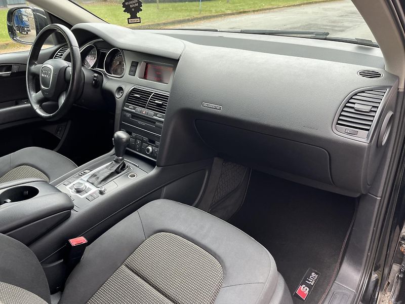 Audi Q7 3,0 TDI V6 Quattro - fotka 28 z 34
