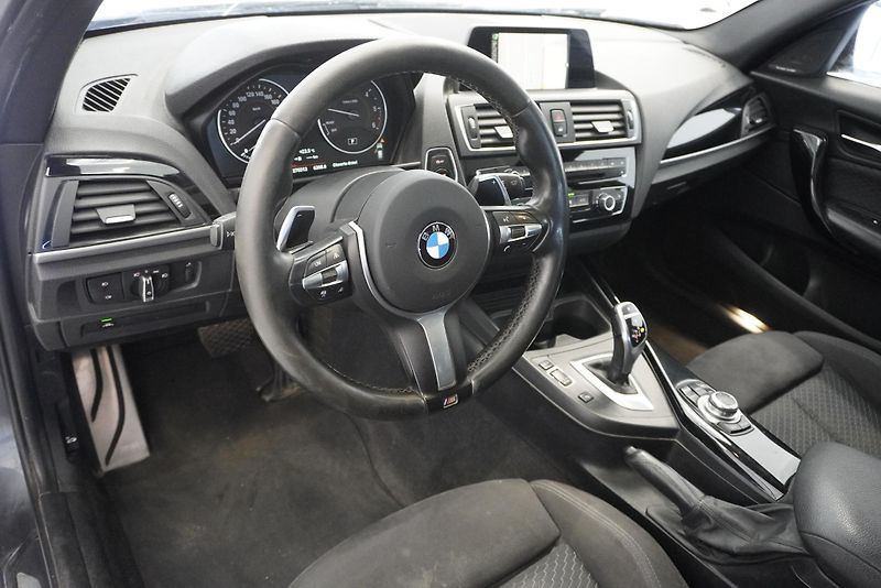 BMW Řada 1 2,0 M-SPORT XDRIVE AUT. - fotka 13 z 28