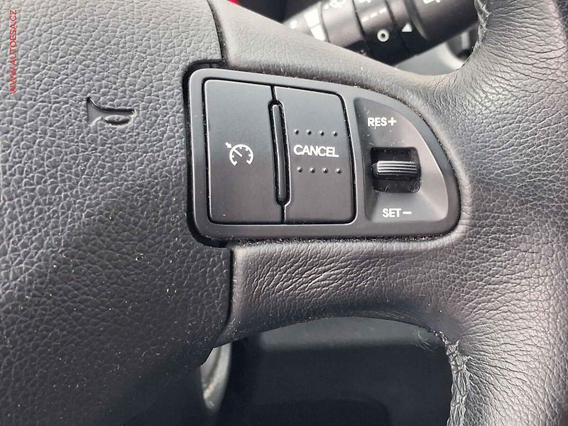 Kia Sportage (2013) 1.6 GDi, Panor, navi - fotka 14 z 21