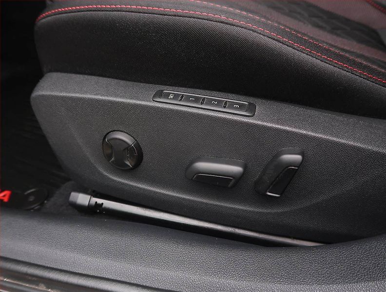 Škoda Octavia (2021) RS 2.0 TSI - fotka 23 z 32