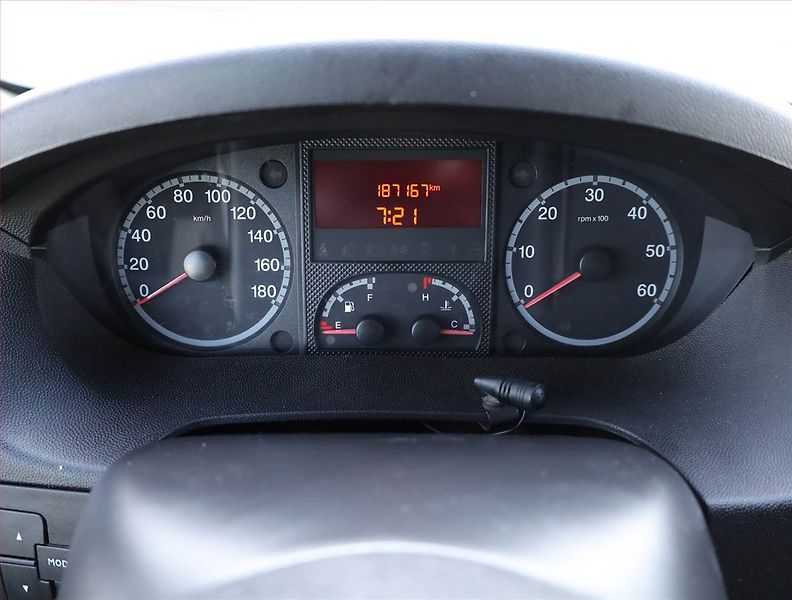Citroën Jumper (2014) 2.2 HDi, 7Míst, L3H2 - fotka 10 z 12