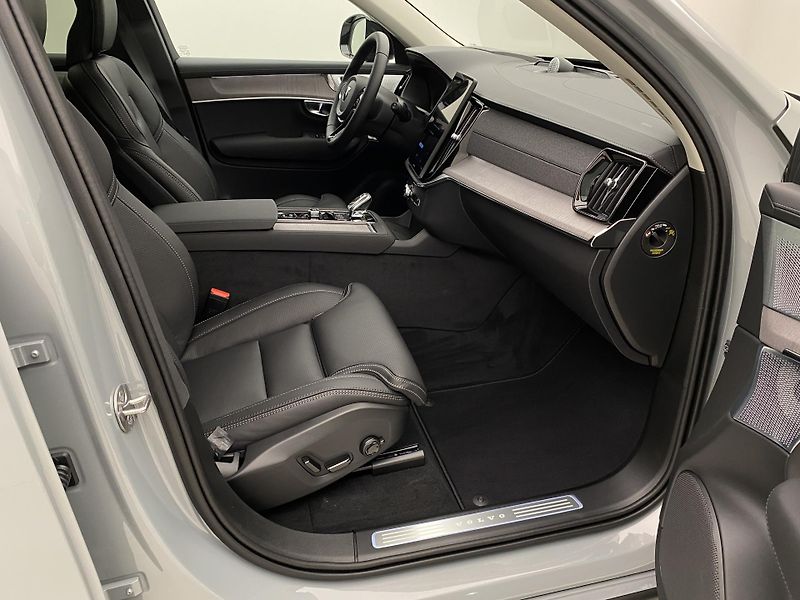 Volvo XC90 (2026) B5 AWD AUT DARK PLUS 7míst - fotka 22 z 69