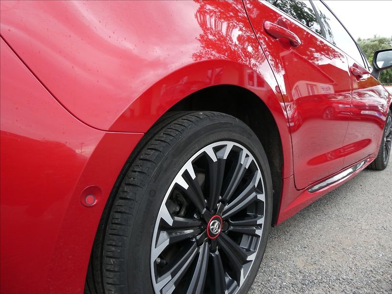 Toyota Corolla 2,0 Hybrid e-CVT GR Sport 112k - fotka 11 z 44