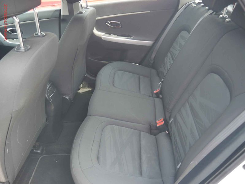 Kia Ceed (2014) 1.6 CRDI, ČR, AC, temp - fotka 10 z 15