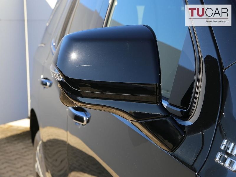 Chevrolet Tahoe High Country 6,2 V8 - fotka 45 z 48