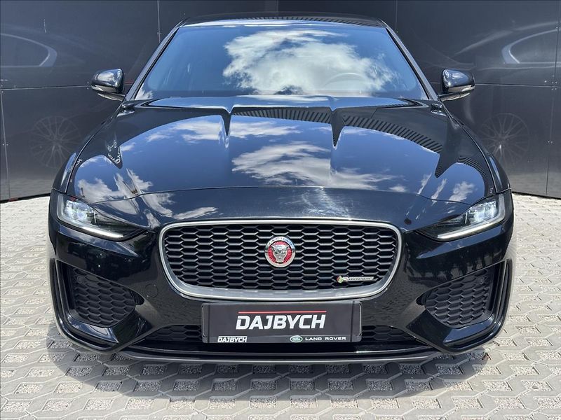 Jaguar XE 2,0 D180 R-Dynamic S AT DPH - fotka 4 z 31