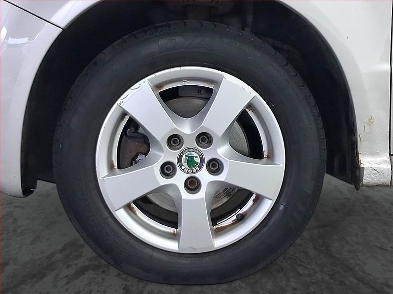 Škoda Fabia (2005) Sportline 1.4 16V, po STK - fotka 14 z 15