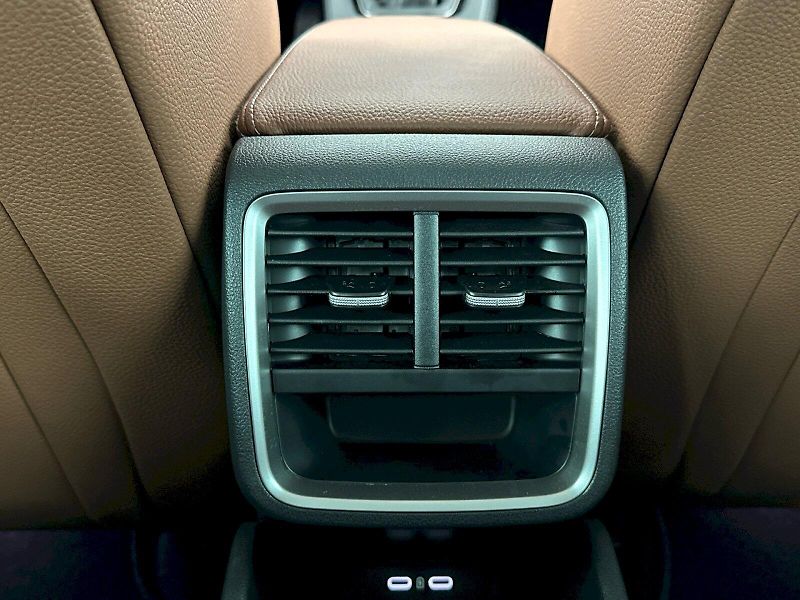 Škoda Octavia (2025) Combi 1.5TSI 110kW Exclusive S - fotka 30 z 34