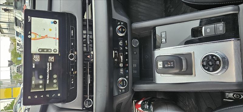Mitsubishi Outlander 2,4 PHEV 4x4  INSTYLE - fotka 18 z 19