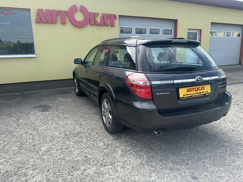 Subaru Outback 2.5i 4x4/127kW/Tempomat - fotka 5 z 22