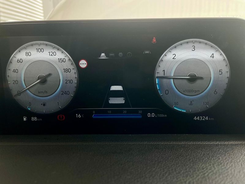 Hyundai Staria (2024) 2,2CRDi 130kW Comfort 6MT 4x2 - fotka 22 z 22