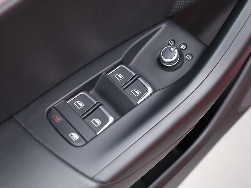 Audi Q3 2,0 TDI 88kW S tronic Basic - fotka 16 z 30