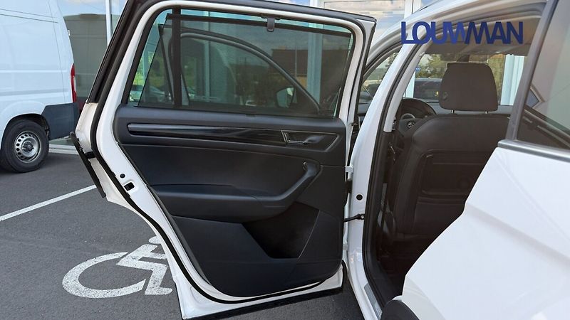 Škoda Kodiaq 2,0 DSG STYLE PLUS AWD - fotka 22 z 32