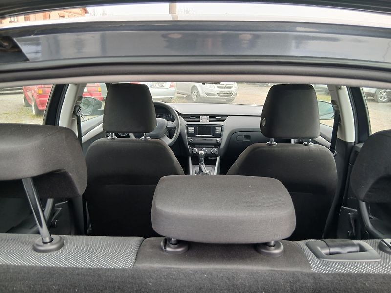 Škoda Octavia 1.2 TSI, 99tis km najeto - fotka 30 z 32