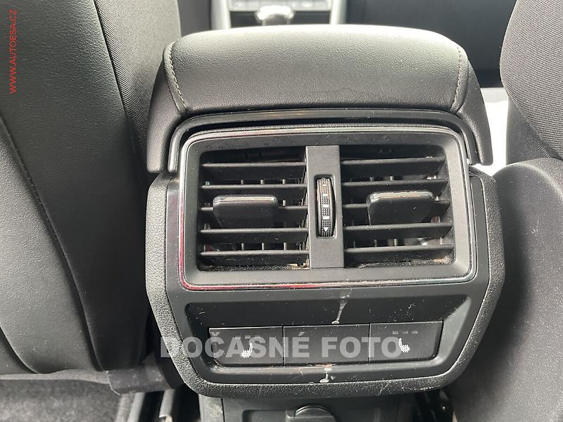 Škoda Karoq (2020) 2.0 TDi 4x4, Ambition, DSG - fotka 22 z 23